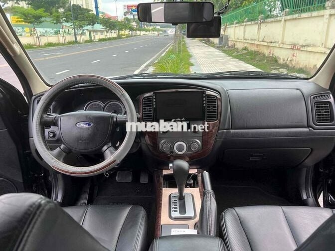 Hãng xe bán FORD ESCAPE XLT 4x4 2012