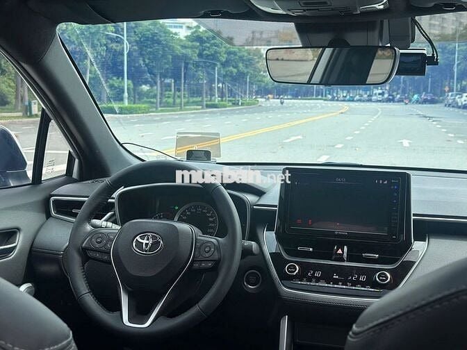 Toyota Corolla Cross 2021 1.8V lướt, có vay NH 70%