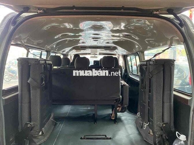 Toyota Hiace 2011 Máy Dầu 2.5 - 220000 km