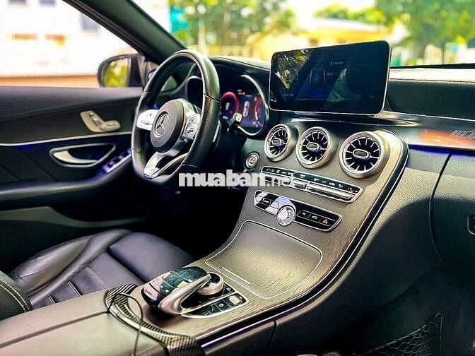 Mercedes Benz C300 AMG 2019 Full Option