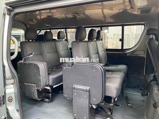 Toyota Hiace 2011 Máy Dầu 2.5 - 220000 km