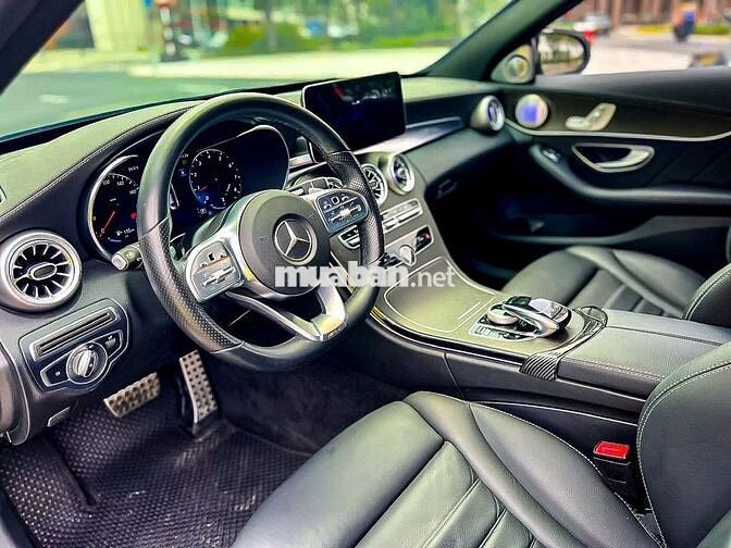 Mercedes Benz C300 AMG 2019 Full Option
