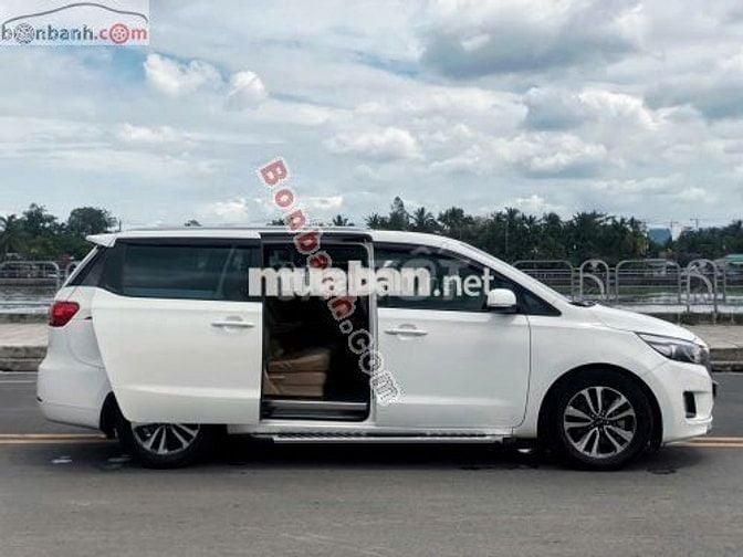 Sedona 7 chỗ máy dầu màu trắng odo 115.000 km