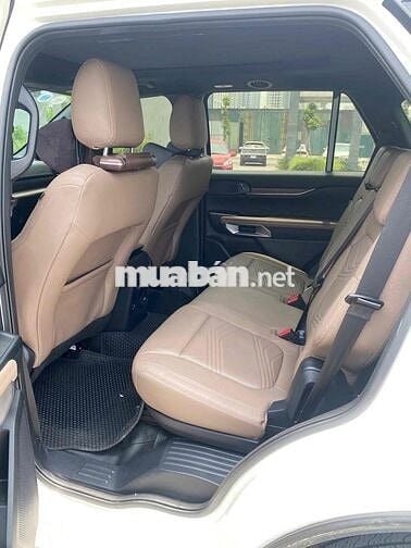 Ford Everest Titanium 4x4 sx 2023 màu trắng