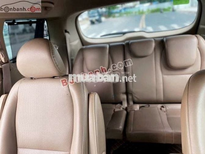 Sedona 7 chỗ máy dầu màu trắng odo 115.000 km