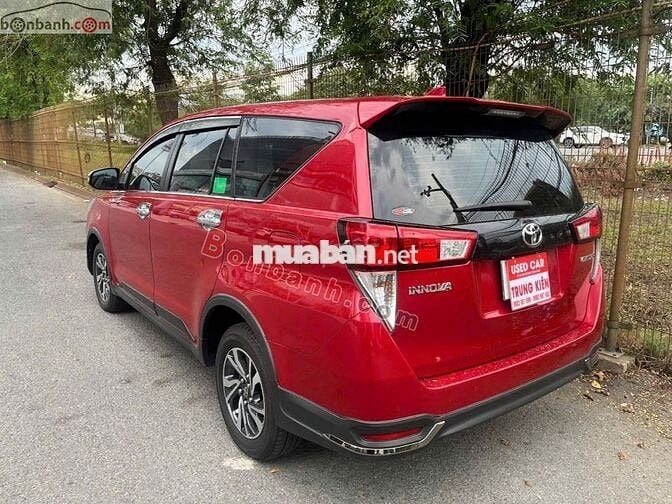 Toyota Innova Venturer 2.0 AT 2021 - 700 Triệu