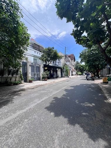 Bán nhà cư xá Chu Văn An 4*18m xây 5 tầng mặt tiền đường 12m nhựa khu 