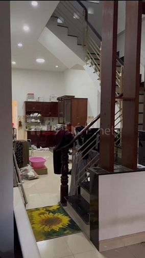 Cho thuê nhà 120m2 ( 5.5 x 22m ) sân 4m , 1 trệt 1 lầu 4PN / 2WC