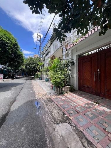 Bán nhà cư xá Chu Văn An 4*18m xây 5 tầng mặt tiền đường 12m nhựa khu 