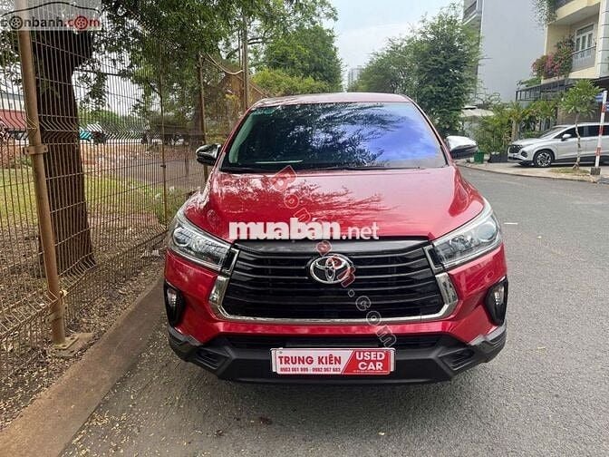 Toyota Innova Venturer 2.0 AT 2021 - 700 Triệu