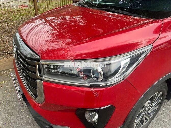 Toyota Innova Venturer 2.0 AT 2021 - 700 Triệu