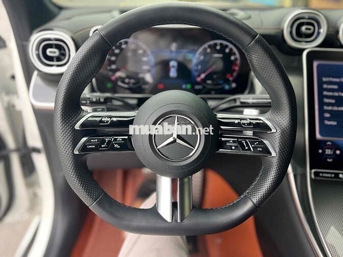 Mercedes Benz GLC Class 2025 - 12000 km