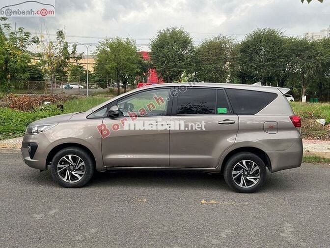 Toyota Innova E 2.0 MT 2021 - 585 Triệu
