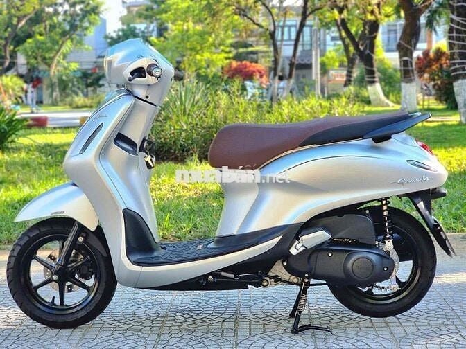 Grande đời mới đi 1 ngàn cây siêu lướt