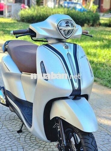 Grande đời mới đi 1 ngàn cây siêu lướt