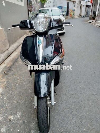Cần bán xe chính hãng vespa 50 bstp mới 99%.
