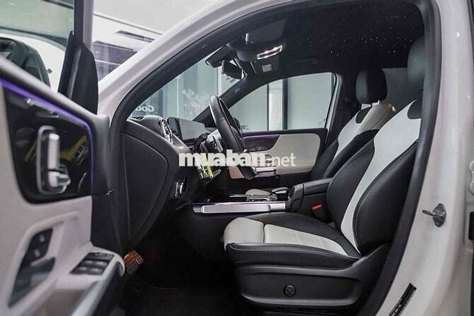 Mercedes Benz GLB 2022  200 AMG - Bank 90%