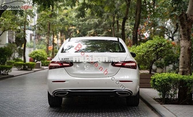 E200 Exclusive 2022 cực mới