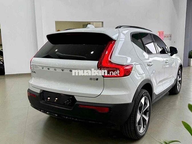 Volvo_XC40_B5_RDesign Model 2024 Bank 90%