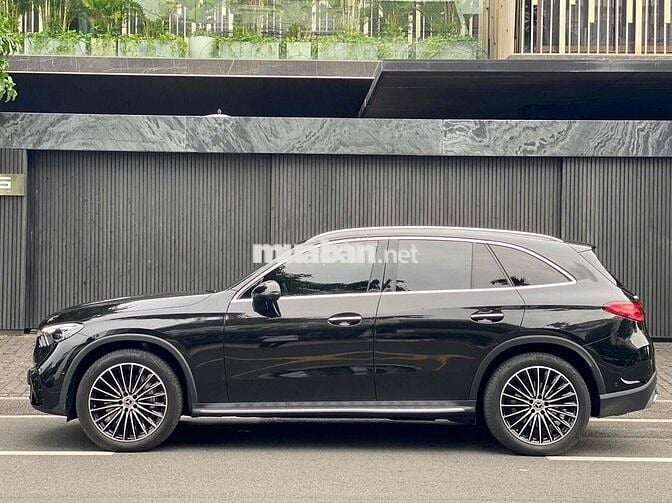 Mercedes Benz GLC 300 2023