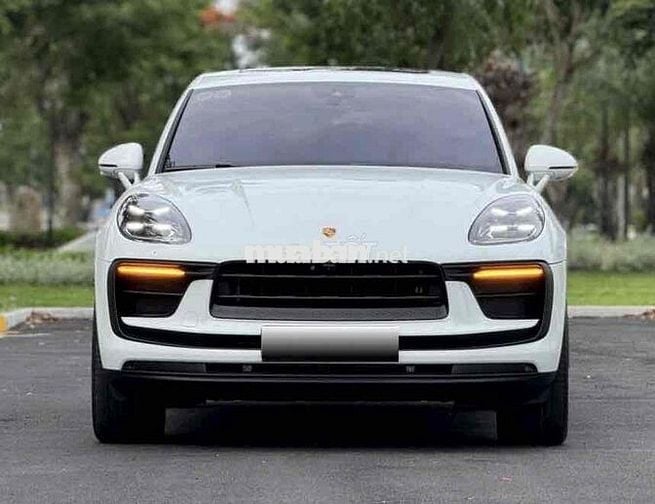 Cần Bán Chiếc Porsche MaCan Model 2025 like new