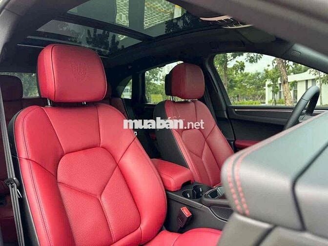 Cần Bán Chiếc Porsche MaCan Model 2025 like new