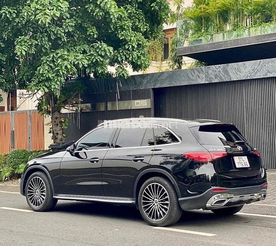 Mercedes Benz GLC 300 2023