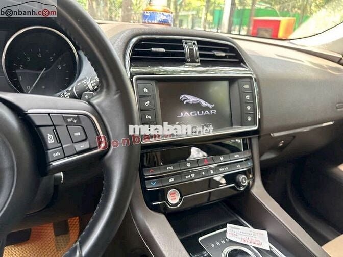 Jaguar F-Pace Prestige 2017 - 1 Tỷ 770 Triệu