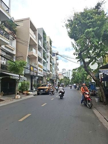 NGUYỄN THỊ THẬP, CHỈ 4,2TỶ, DT 40M2, NHÀ ĐẸP, HẺM ÔTÔ KẾ BÊN,GẦN LOTTE