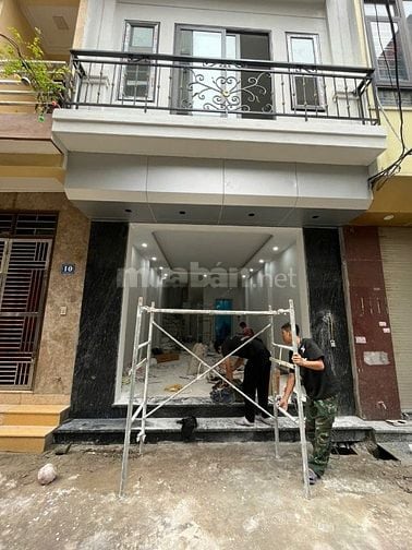 Cho thuê nhà số 10 ngách 300 ngõ 143 Nguyễn Chính, Tân Mai, Hoàng Mai,