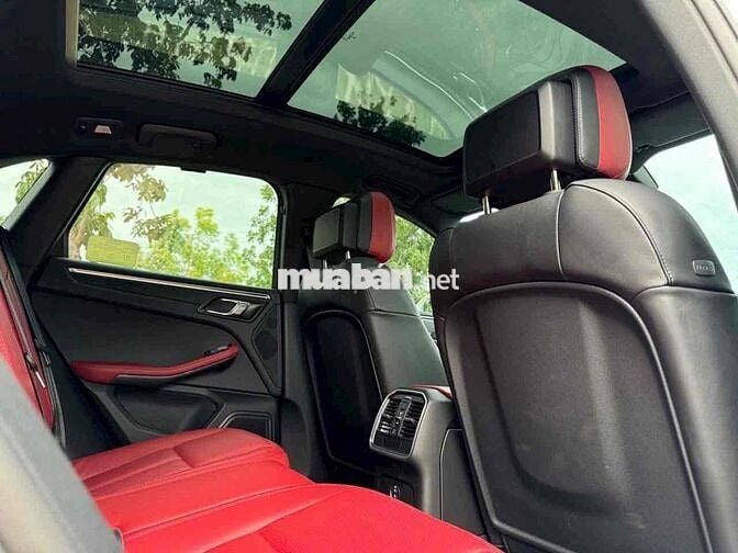 Cần Bán Chiếc Porsche MaCan Model 2025 like new