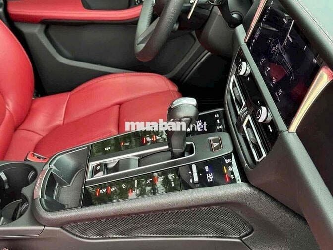 Cần Bán Chiếc Porsche MaCan Model 2025 like new