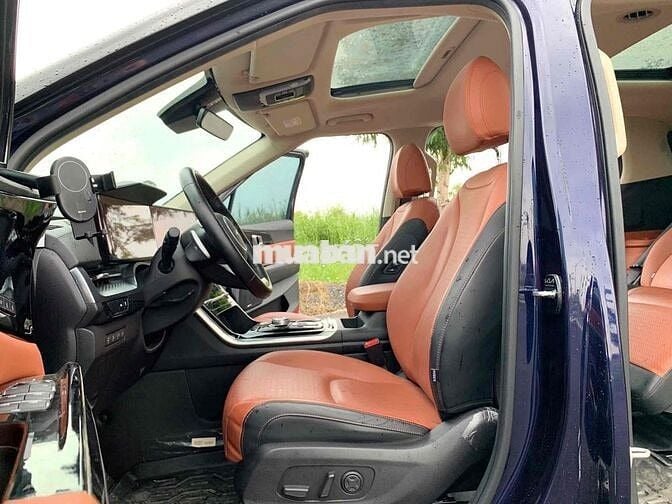 Kia Carnival máy dầu bản Signature 2022