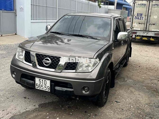 Nissan Navara 2013 LE 2.5MT 4WD - 220000 km
