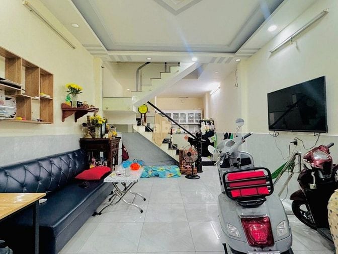 NGUYỄN THỊ THẬP, CHỈ 4,2TỶ, DT 40M2, NHÀ ĐẸP, HẺM ÔTÔ KẾ BÊN,GẦN LOTTE