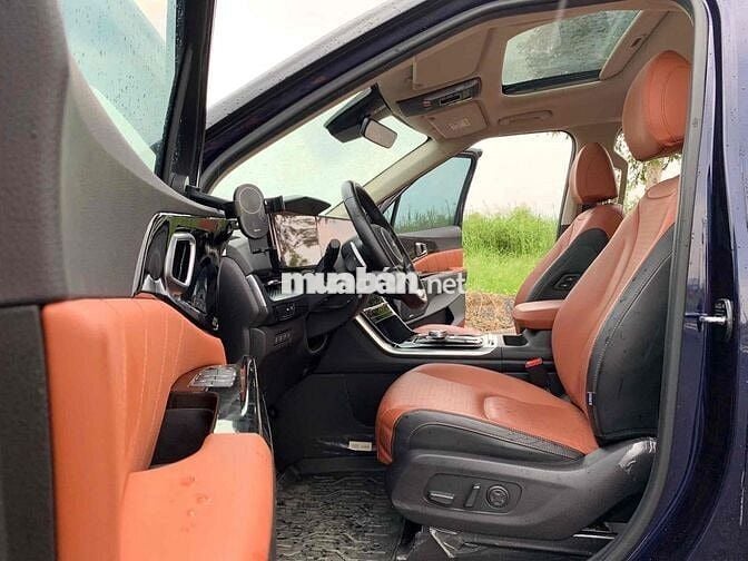 Kia Carnival máy dầu bản Signature 2022