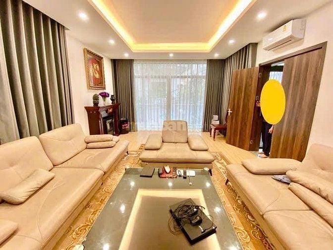 Chính chủ bán gấp nhà Mặt phố Xã Đàn giá 37 tỷ, 70mx6 tầng, nở hậu