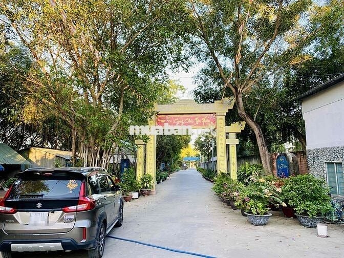 ÍT SỬ DỤNG NÊN BÁN LẠI XE GIA ĐÌNH GIÁ TỐT