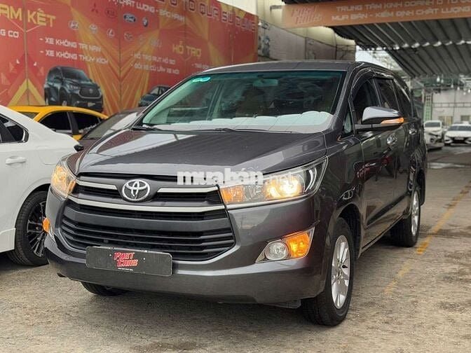 Toyota Innova 2017 2.0E số sàn, màu xám,1 chủ