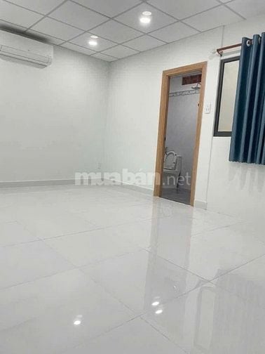Cho thuê nhà 100m2 ( 4.8 x 21m ) sân 5m , 1 lầu , 2 PN / 2WC
