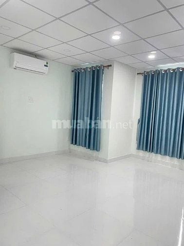 Cho thuê nhà 100m2 ( 4.8 x 21m ) sân 5m , 1 lầu , 2 PN / 2WC