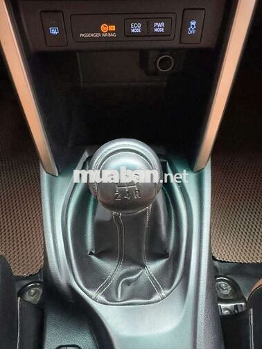Toyota Innova 2017 2.0E số sàn, màu xám,1 chủ