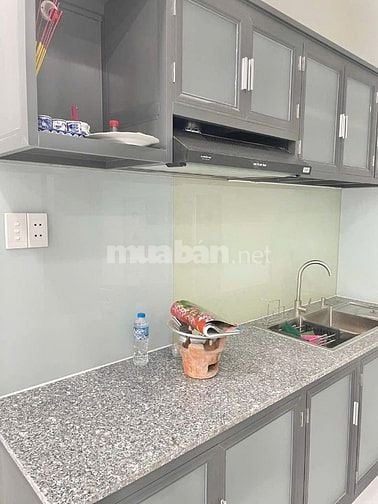 Cho thuê nhà 100m2 ( 4.8 x 21m ) sân 5m , 1 lầu , 2 PN / 2WC
