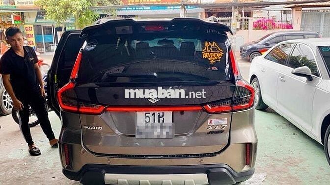 ÍT SỬ DỤNG NÊN BÁN LẠI XE GIA ĐÌNH GIÁ TỐT
