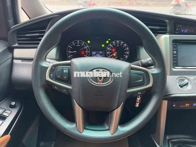 Toyota Innova 2017 2.0E số sàn, màu xám,1 chủ