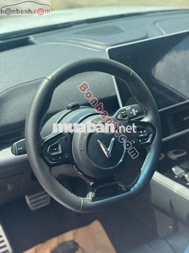 VinFast VF8 Eco 2023-21000km