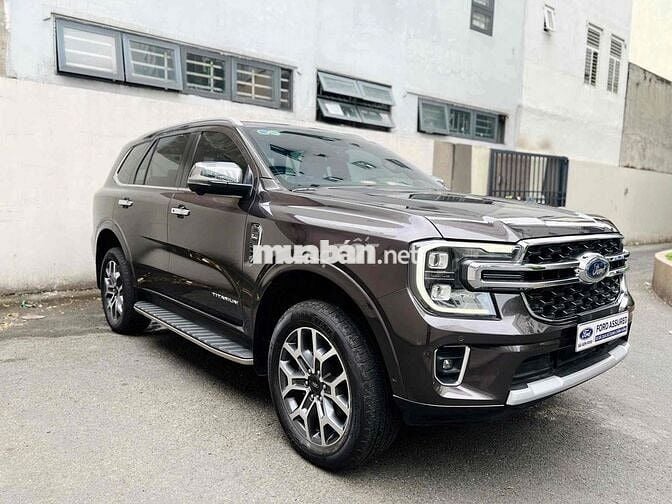 FORD EVEREST TITANIUM 4X4
