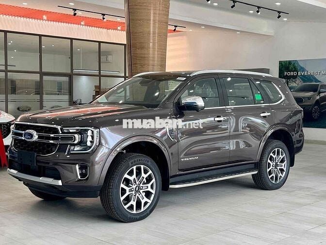 FORD EVEREST TITANIUM 4X4