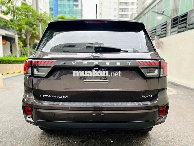 FORD EVEREST TITANIUM 4X4