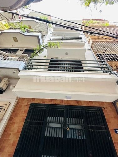 Bán nhà Mai Anh Tuấn 5 tầng, 45m2, ô tô ra vào, gần hồ Hoàng Cầu